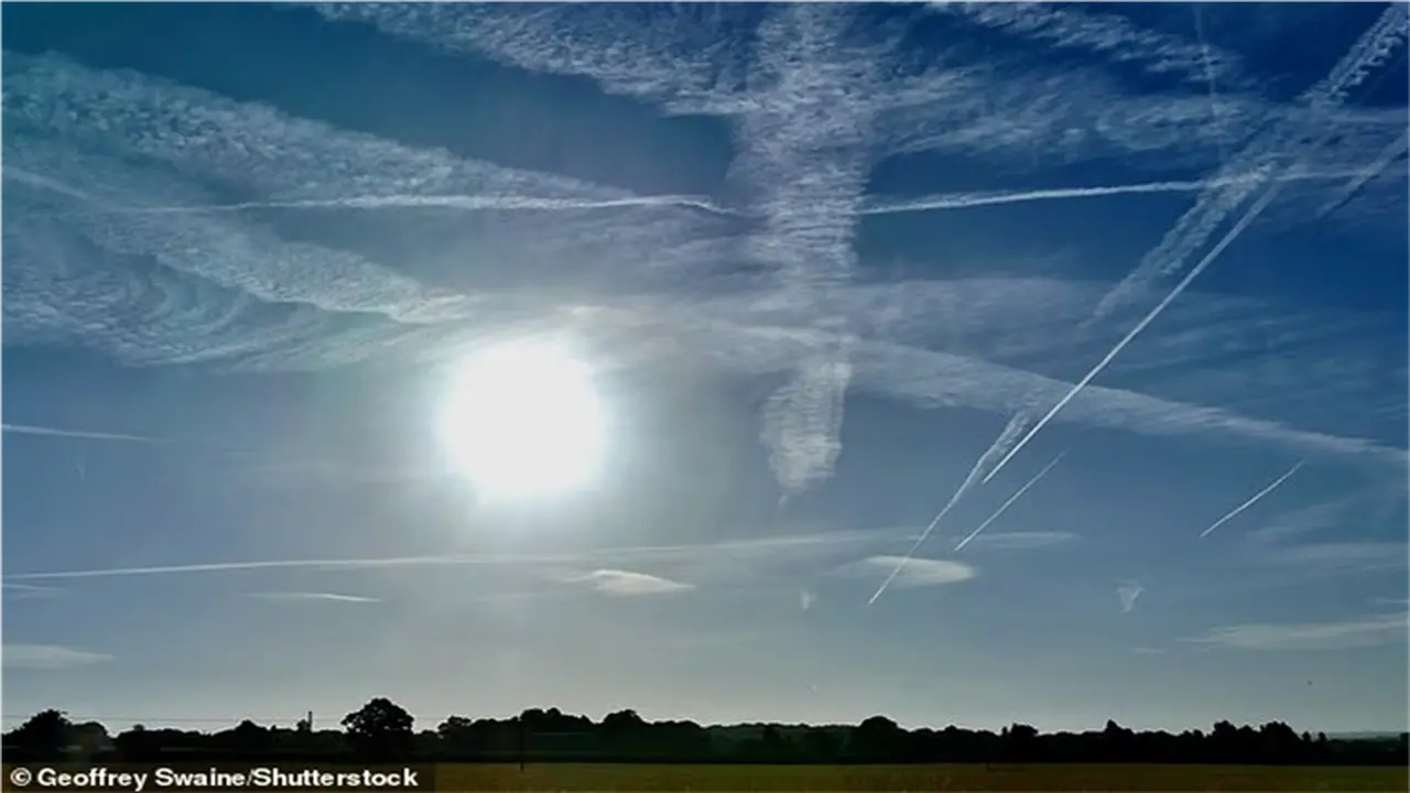 خبير جيولوجي يربط برنامجاً أميركياً سرّياً برش مواد نانوية في الغلاف الجوي ويثير جدلاً حول التحكم في الطقس